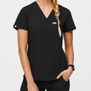 Figs Caterina 1-pocket Black Scrub Top, Size: XS